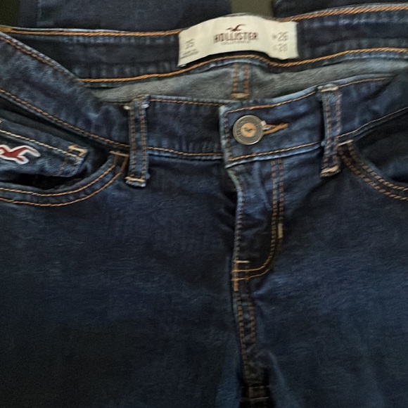 Women’s Hollister Jeans Dark Denim SZ 26 W31L EUC - Picture 3 of 3